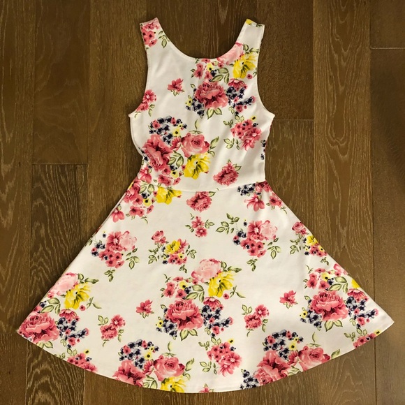H&M Dresses & Skirts - Floral Print A-line Mini Dress